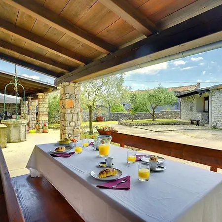 Holiday home Batelani Barban