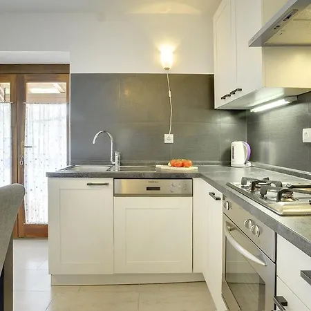 Prázdninový dům House Batelani *