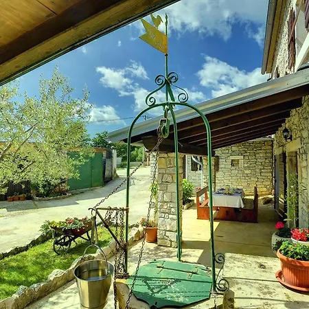 Holiday home Batelani *