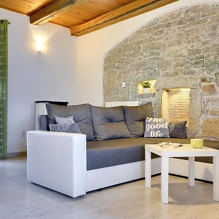 Holiday home Batelani *