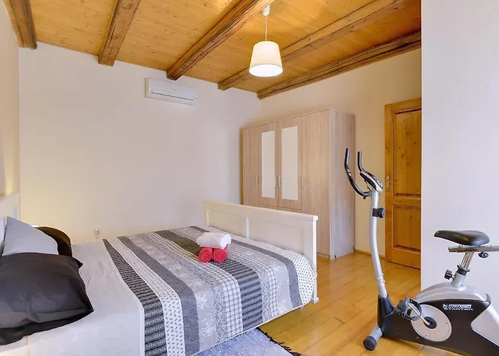 Nyaraló House Batelani Barban
