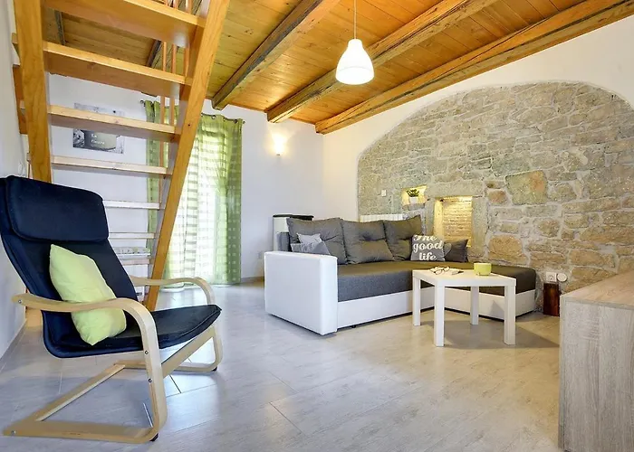 House Batelani Nyaraló