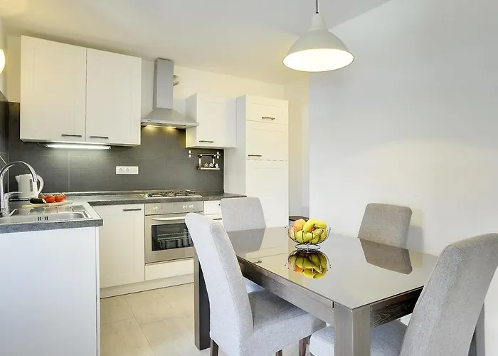 House Batelani *