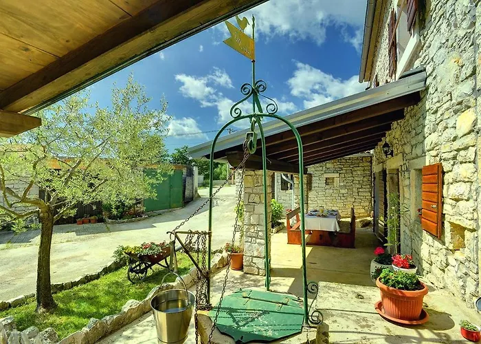 Nyaraló House Batelani *