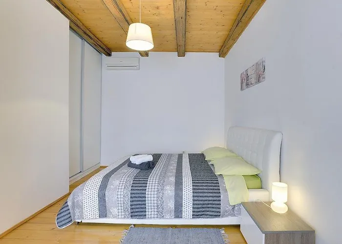 House Batelani *