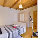 House Batelani *